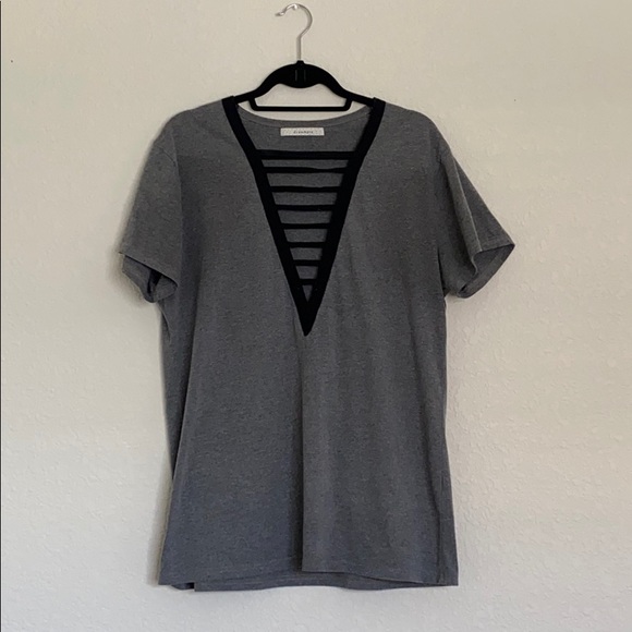 Open front T-Shirt - Picture 3 of 5